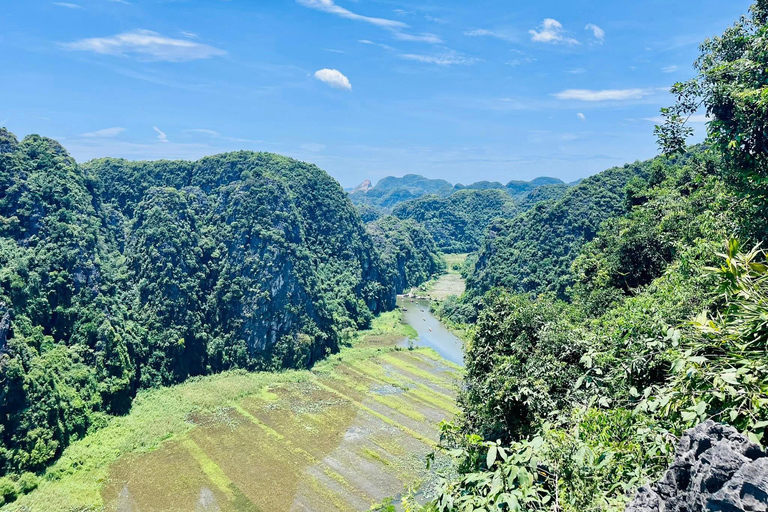 Hanoi: Yen Phu Pagoda, Wetland or Trang An, Mua Cave, Hoa Lu Private Tour : Yen Phu Pagoda and Van Long Wetland Day Tour