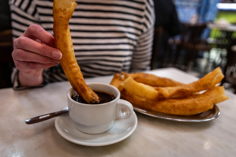 Seville: Food Tour with 10 Tastings of Tapas, Ham, Churros