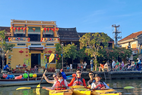 Hoi An: Sunset Kayaking Tour to Lantern Town