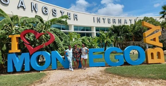 Montego Bay: Private Airport Transfer to Hotels