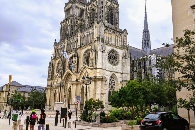 Orléans: Cidade Velha, Catedral e Caminhada Autoguiada de Joana D&#039;ArcOrléans: centro histórico, catedral e caminhada autoguiada de Joana d&#039;Arc