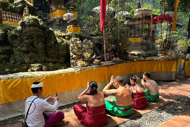 Taman Beji Griya Waterfall: Holy Bathing/Soul Retreat Ritual Tour with Meeting Point at Griya Beji Waterfall