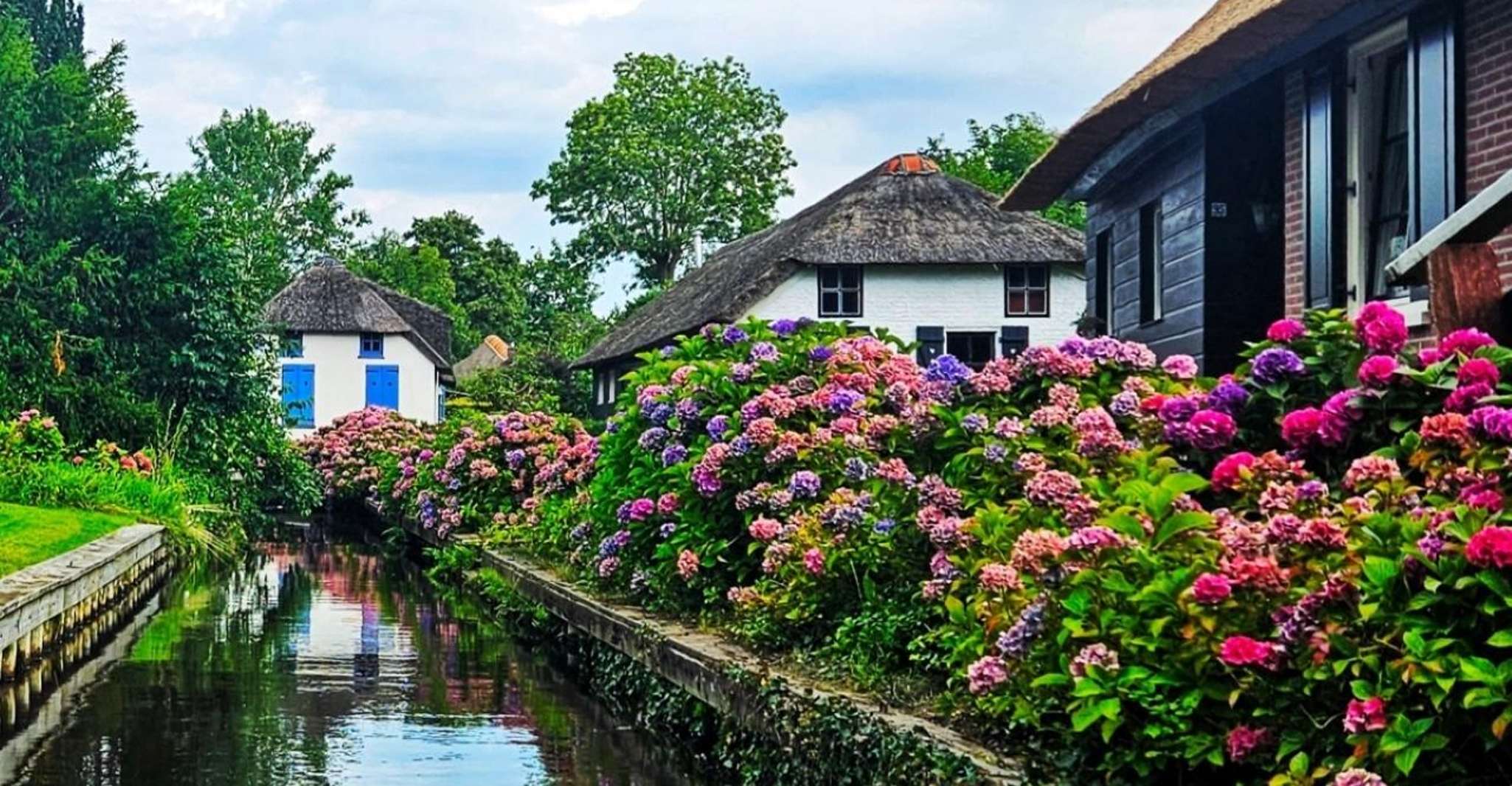 Amsterdam to Giethoorn & Zaanse Schans Small Group w/ Pickup photo 4