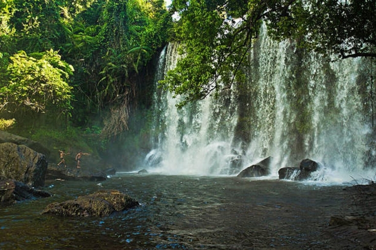 Siem Reap: Kulen Wasserfall mit privater Tour GanztagestourSiem Reap: Kulen Wasserfall auf einer private Tour