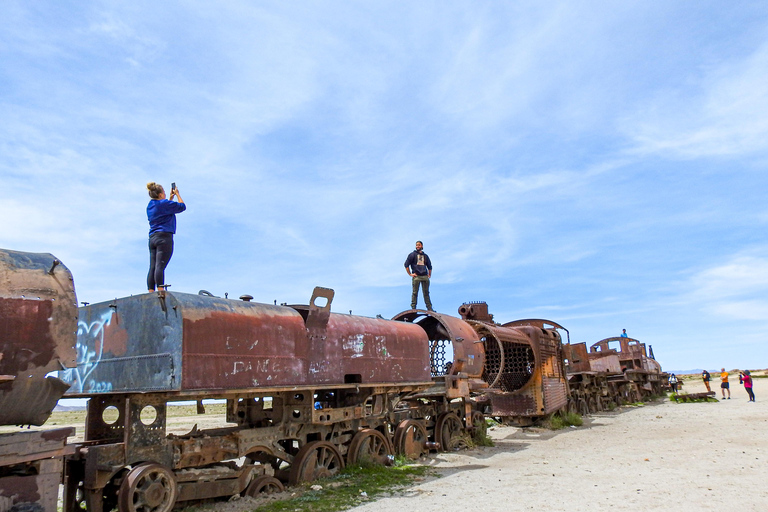 Multi-Day Uyuni Salt Flats Adventure Round-Trip from La Paz ENGLISH TOUR