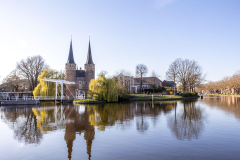 Delft City Center; Private Photoshoot & Guided Walk Royal Delft Walk