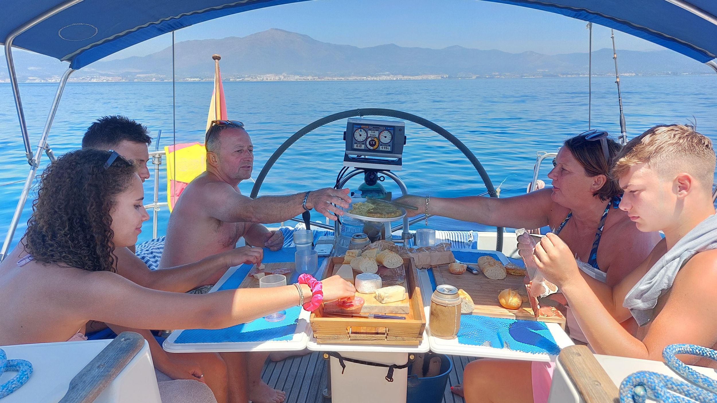 Immer privat, 4 Stunden – Segeln – Delfin-Yachtcharter – Paddeln