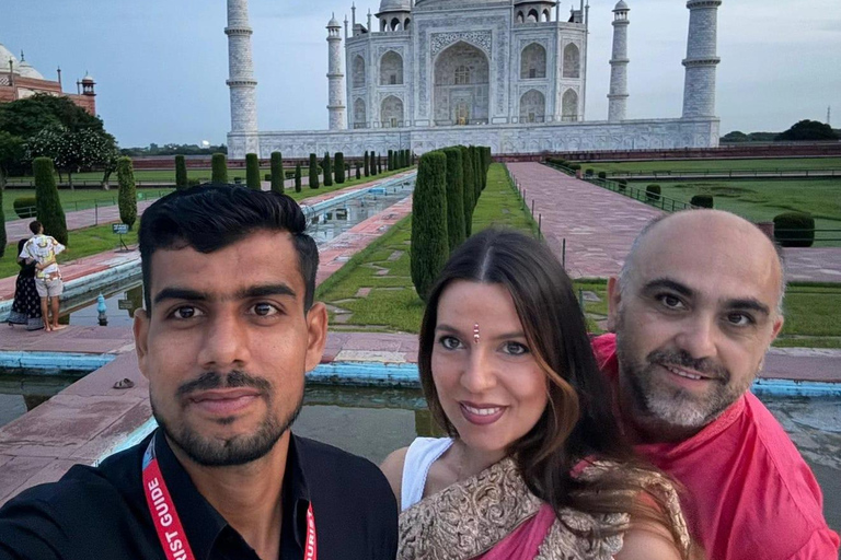 Private Guided Taj Mahal Tour w/ Skip The Line Entry Ticket Only Professional Tour Guide