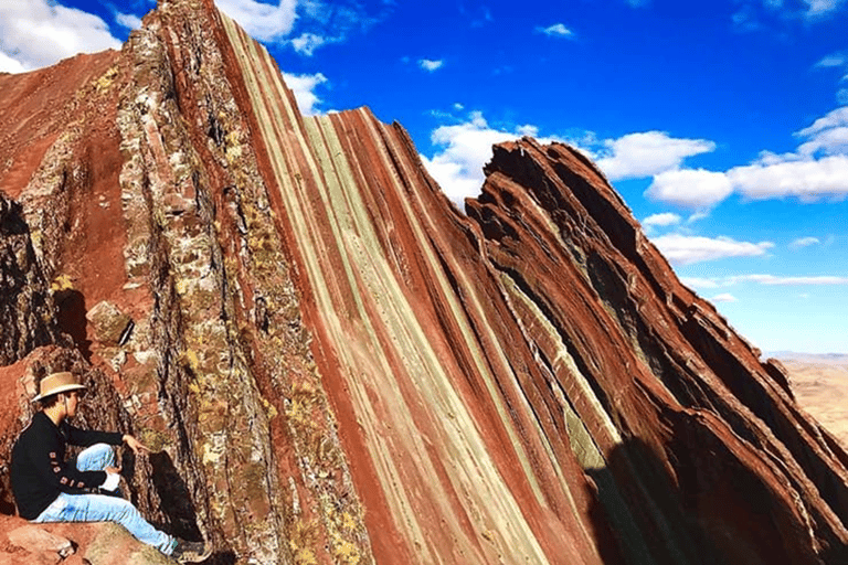 From Cusco: Guided Day Trip to Pallay Punchu + Racchi with Meals Guided Tour of Pallay Punchu Mountain and Racchi, with Stop at the Textile Center