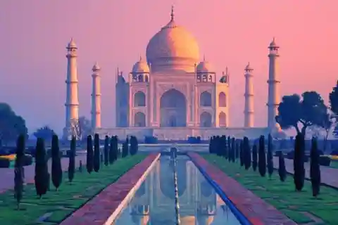 Agra: Tour guidato del Taj Mahal con ingresso prioritario