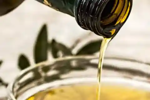 Grecia: Cata Privada de Aceite de Oliva y Excursión por el Canal de Corinto