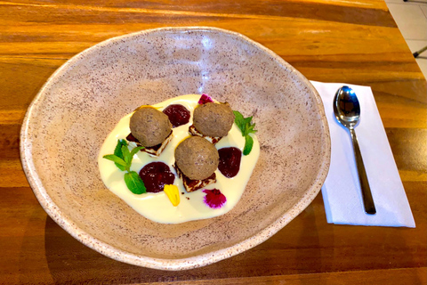 Medellín: Calle 10 Food Tour with Tastings and Guide