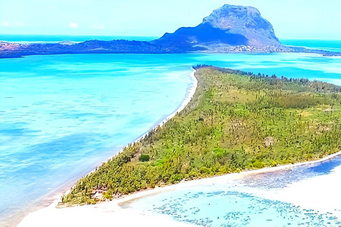 Île aux Bénitiers: Katamaran-Tour mit Delfinbeobachtung und Mittagessen