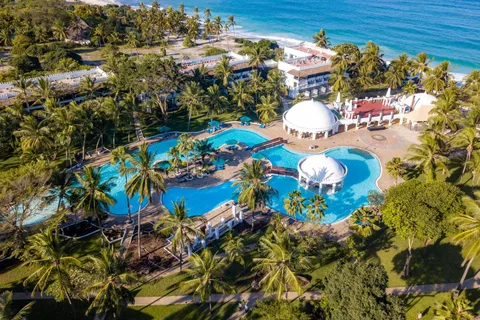 14Days Kenya Luxury Wildlife Safari with Diani Beach Holiday