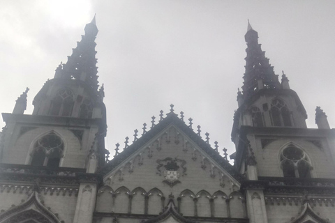 Quito - La Mariscal District: heritage houses and the artisan market 2 Short