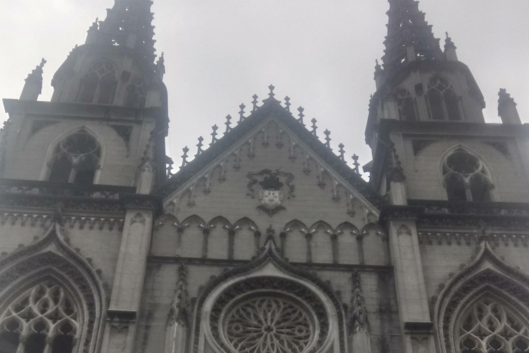Quito - La Mariscal District: heritage houses and the artisan market 2 Short
