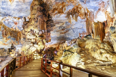 Bustransfer van Hue naar Paradise Cave met sightseeing