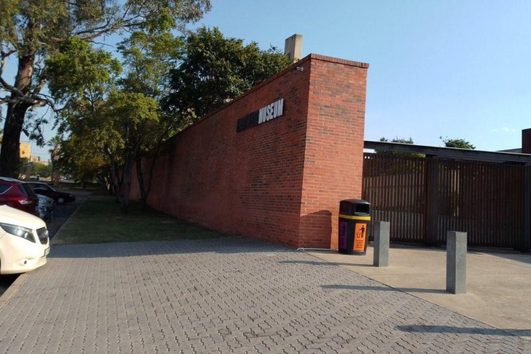 Johannesburg: Private City, Soweto, & Apartheid Museum Tour