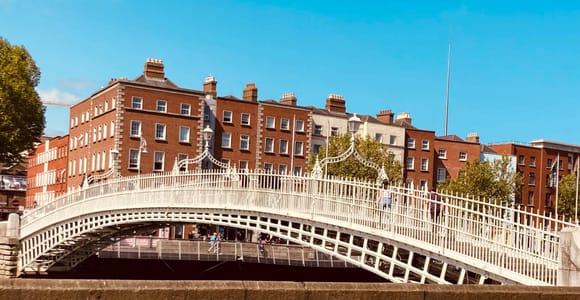 Dublin: Small Group Walking Tour includes Temple Bar