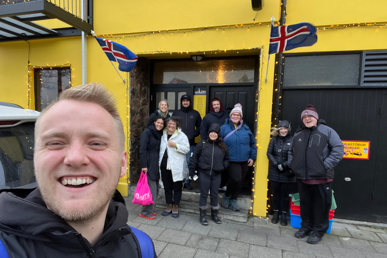 Akureyri: Food Walk With 5 Tastings and Local Guide
