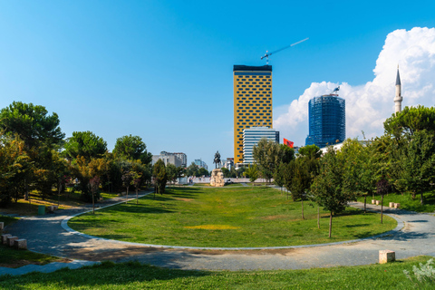 Highlights von Tirana & Rakia Verkostung | Kleine Gruppe (8Max)Tirana Tour | Das Beste von Tirana