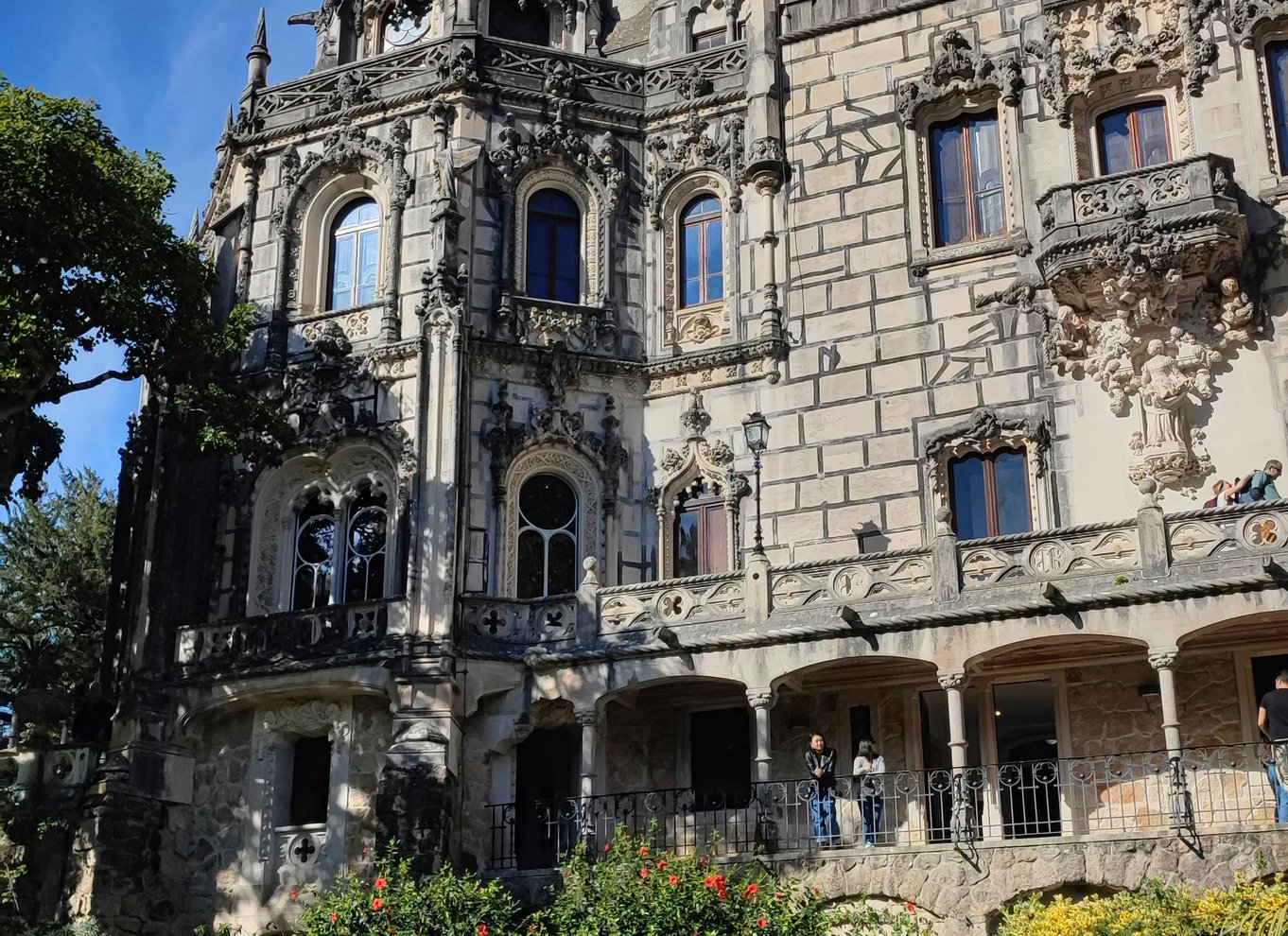 Fra Lissabon: Sintra, Pena, Regaleira, Kap Roca og Cascais