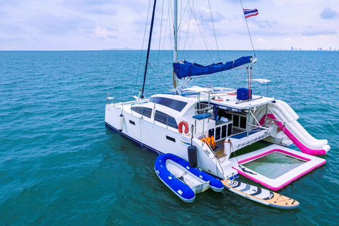 Pattaya: Private Half-Day Boat Trip to Koh Khram or Koh Ped
