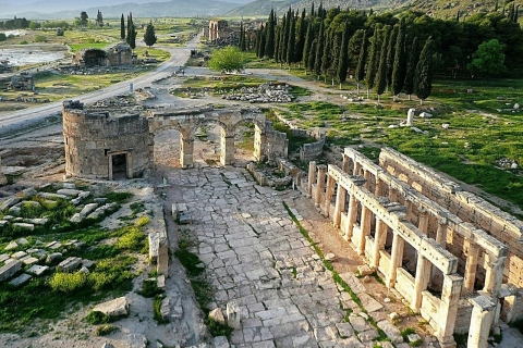 Pamukkale i Hierapolis - prywatna wycieczka 1-dniowaIzmir: Pamukkale i Hierapolis - 1-dniowa wycieczka