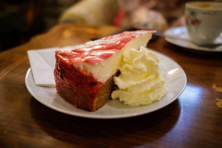Vienna: Tour del dolce con pasticcini, torte e caffè nascosti