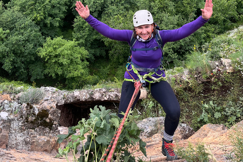Bakú: excursión de escalada al castillo de hadas de Zagatala con acampadaBakú: Excursión al castillo encantado de Zagatala con acampada