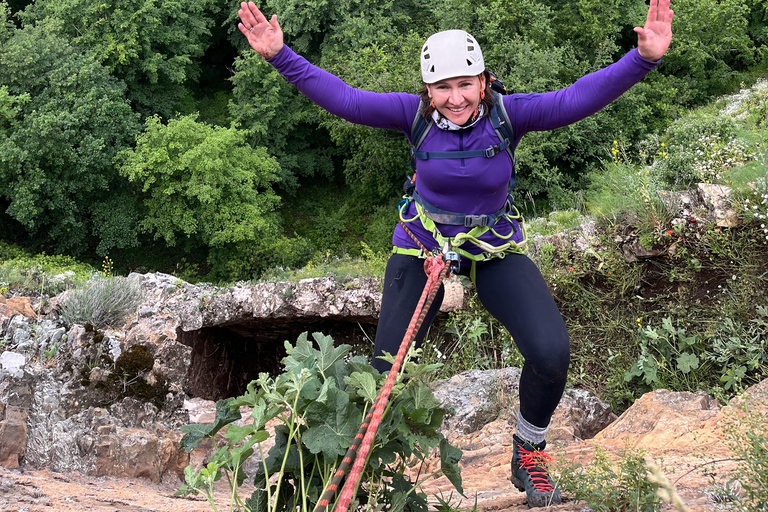 Bakú: excursión de escalada al castillo de hadas de Zagatala con acampadaBakú: Excursión al castillo encantado de Zagatala con acampada