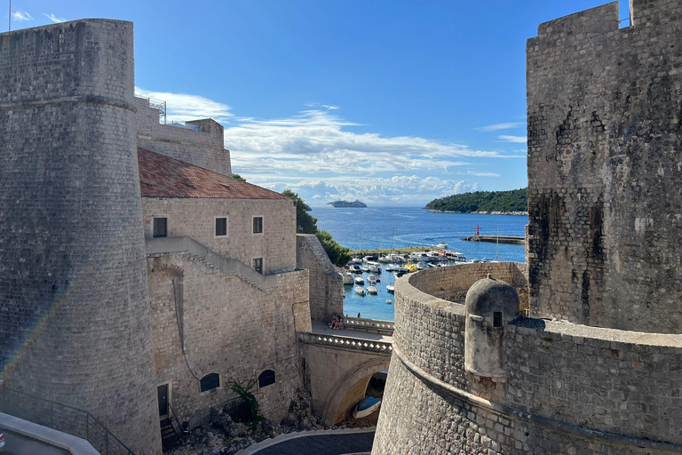 Dubrovnik: Tour a piedi di Game of Thrones e delle mura della cittàDubrovnik:Game of Thrones&amp;City Walls Tour a piedi