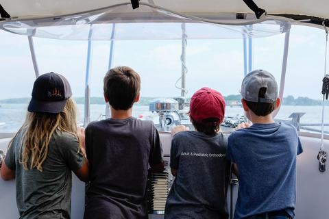 Portland: Maine Lighthouses Sightseeing Cruise with Drinks