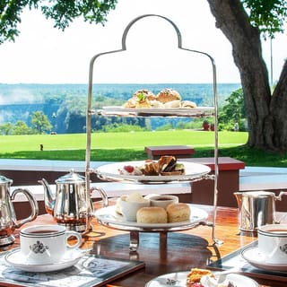 Victoria Falls: Introductory Town Tour with Coffee Break