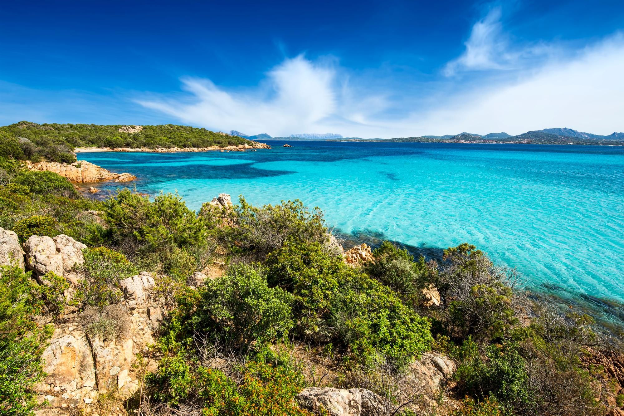 Cagliari Landausflug: Hidden Beaches Private Bootstour