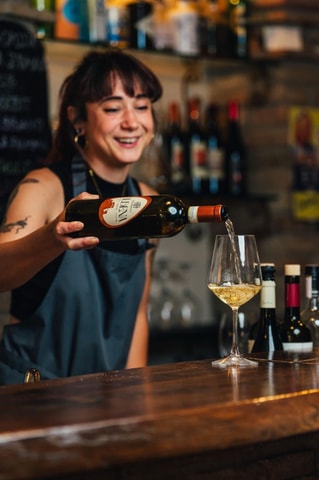 Bologna: Hidden Wine Bars, Aperitivo & Food Experience