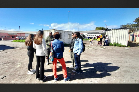 Excursão a pé pelo município de Nathi Langa