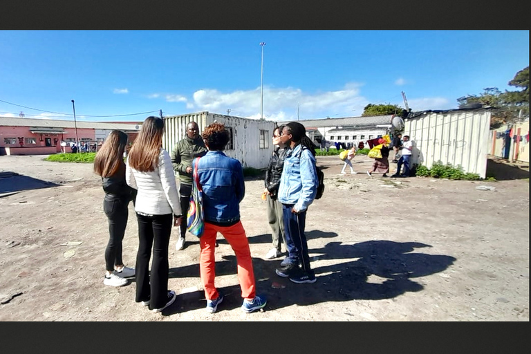 Excursão a pé pelo município de Nathi Langa