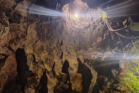 San José: Walk inside themed caves and dine at a viewpoint