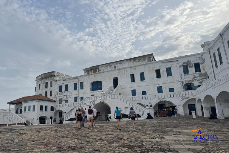 رحلة خاصة لمدة 3 أيام إلى غانا التاريخية والساحلية