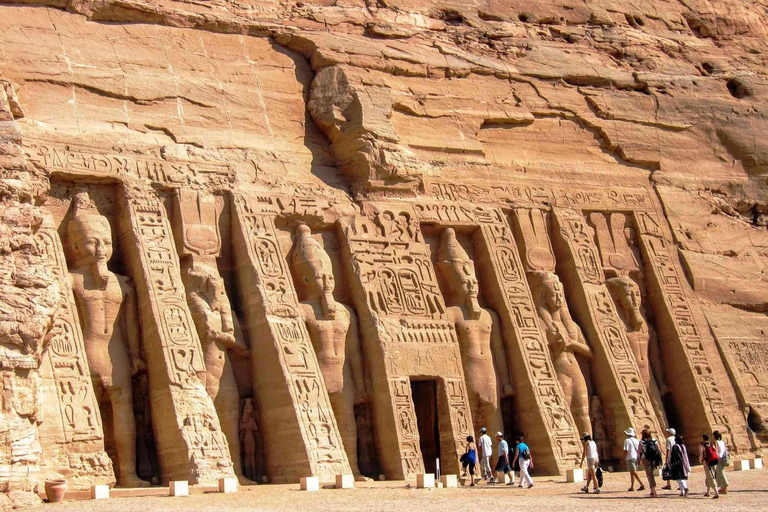 Assouan : Visite privée du temple d&#039;Abou Simbel et du village nubien