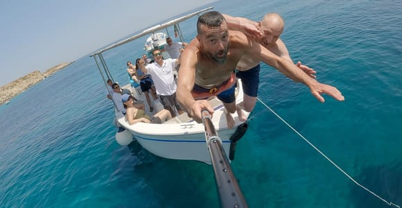 siracusa boat tour with visit to sea caves and ortigiaisland