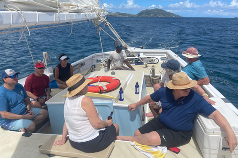 St. Kitts i Nevis: Schooner Alexander Hamilton Sailing ...