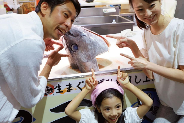 Osaka: Wakayama Cat Train, Seafood market, Hot Springs Tour