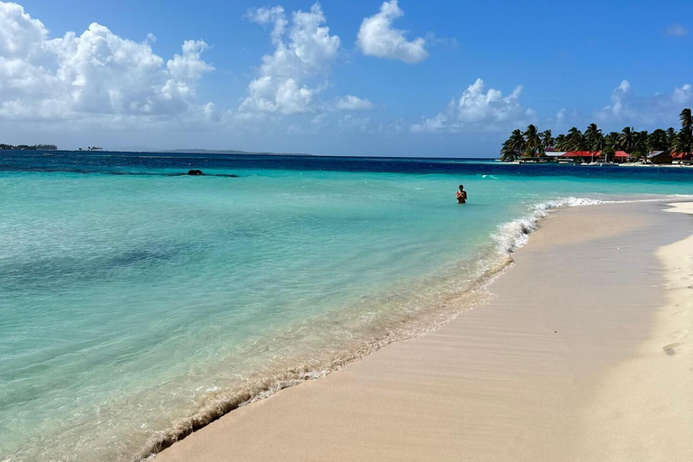 San Blas Day Trip: Isla Perro, Isla Diablo & Natural Pool