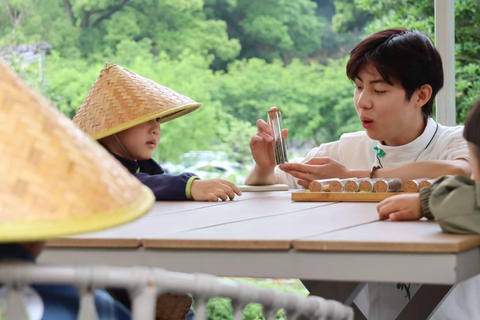 Hangzhou: Song-Style Tea Ceremony with Tea Master