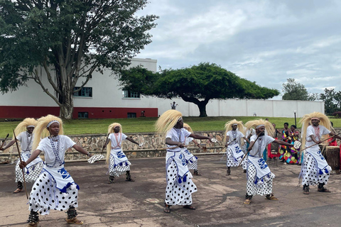 Kigali: Tour cultural por el palacio real, el museo y el memorial.Kigali: Visita cultural al palacio real, el museo y el memorial