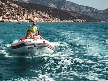 From Orosei: dinghy tour to Cala Ginepro - Cala Goloritzè