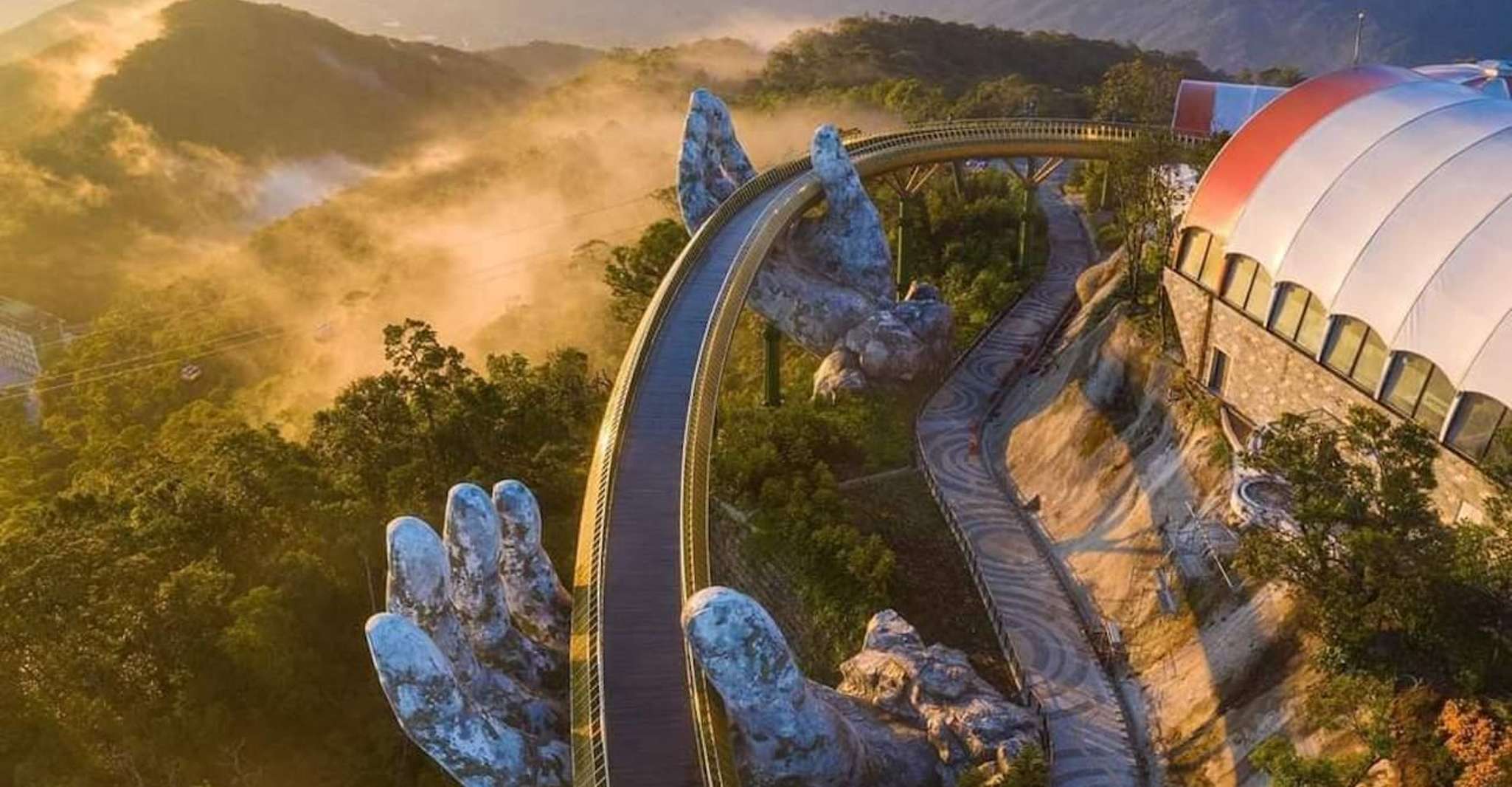 Hoi An，Golden Bridge -Bana Hills fullday乘私家车