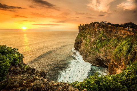 Solnedgång på Bali: Uluwatu-templet, Kecak-dans och Jimbaran BayBali: Solnedgång, Uluwatu-templet, elddans &amp; Jimbaranbukten